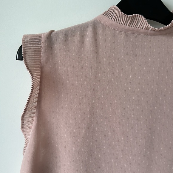 H&M Peach Blouse w beautiful ruffle detail - Picture 3 of 6
